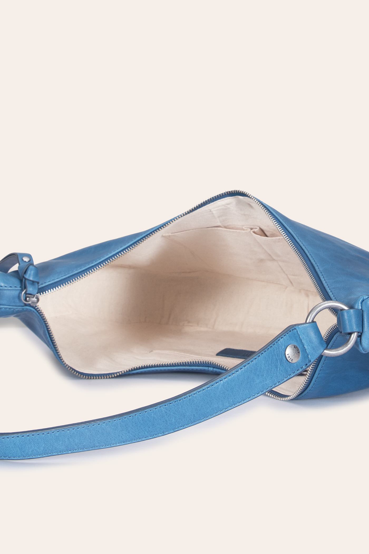 Melissa Crescent Hobo - Image 5