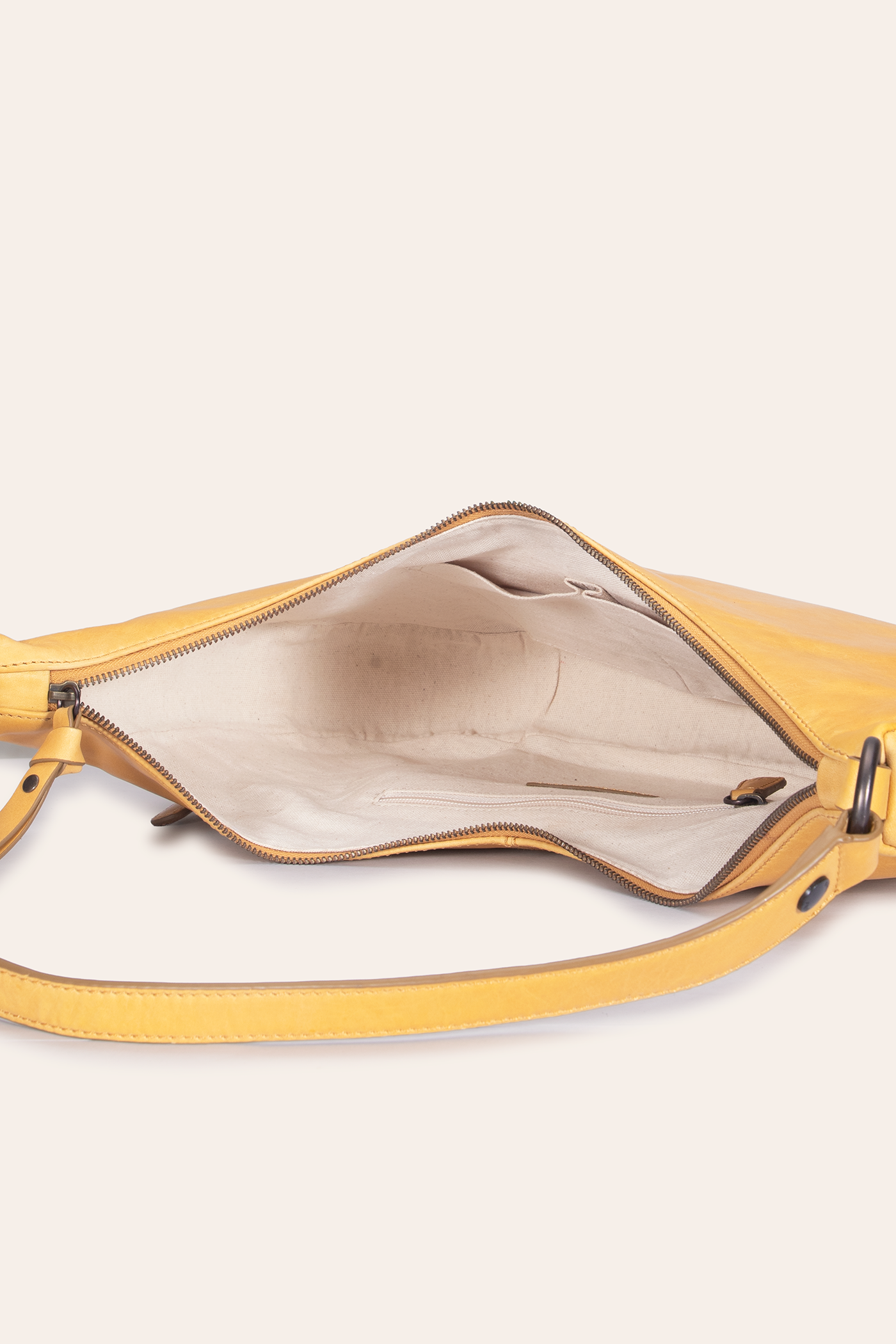 Melissa Crescent Hobo - Image 5