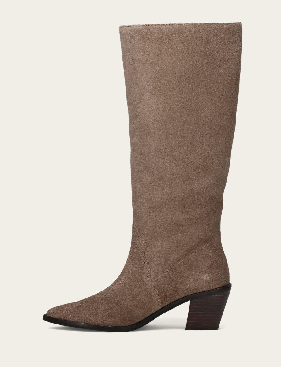 Sara Slouchy - Image 3