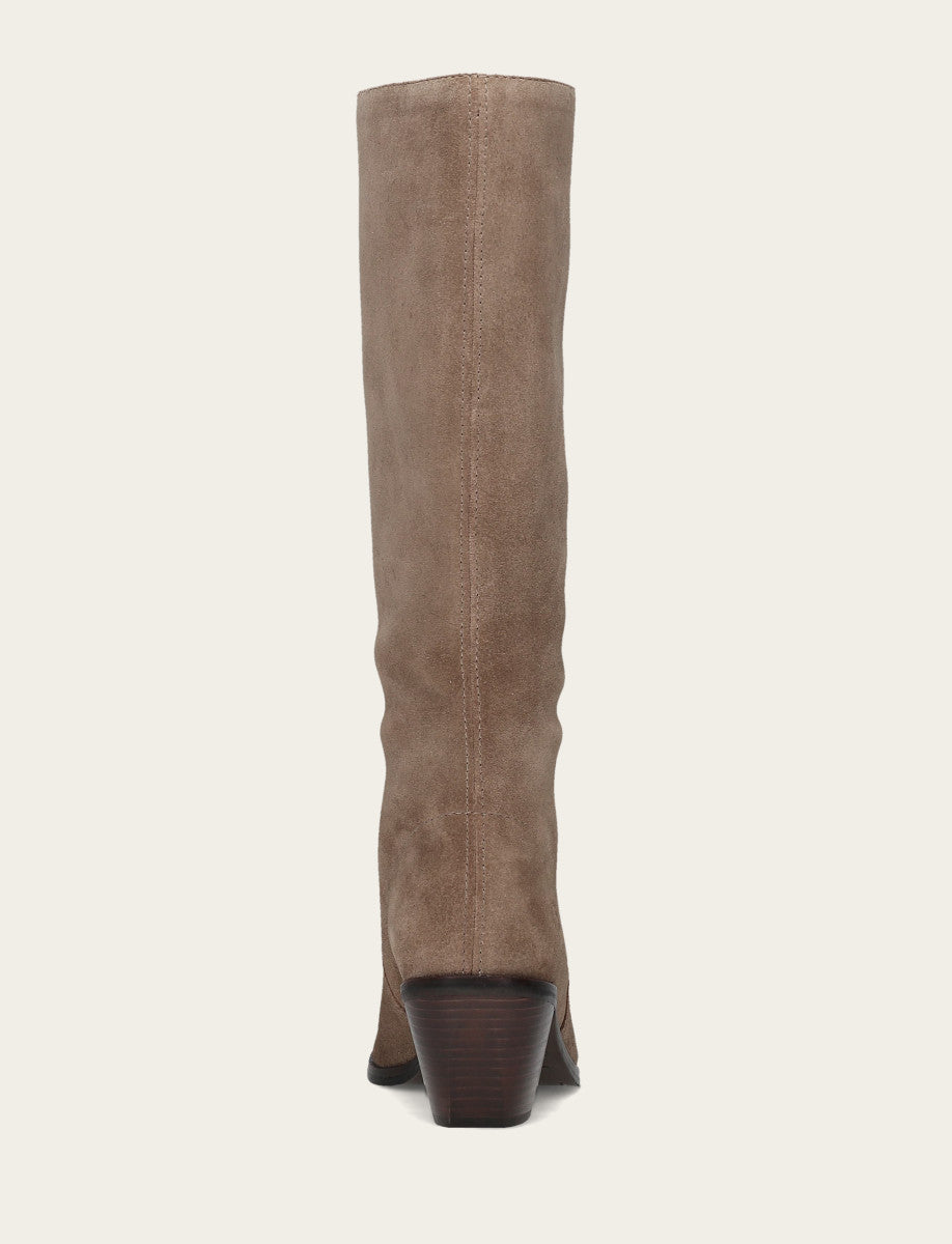 Sara Slouchy - Image 6